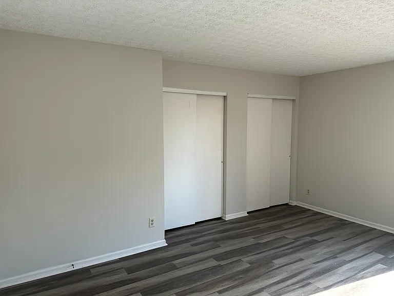 7698 Scofield Ct — Photo 4