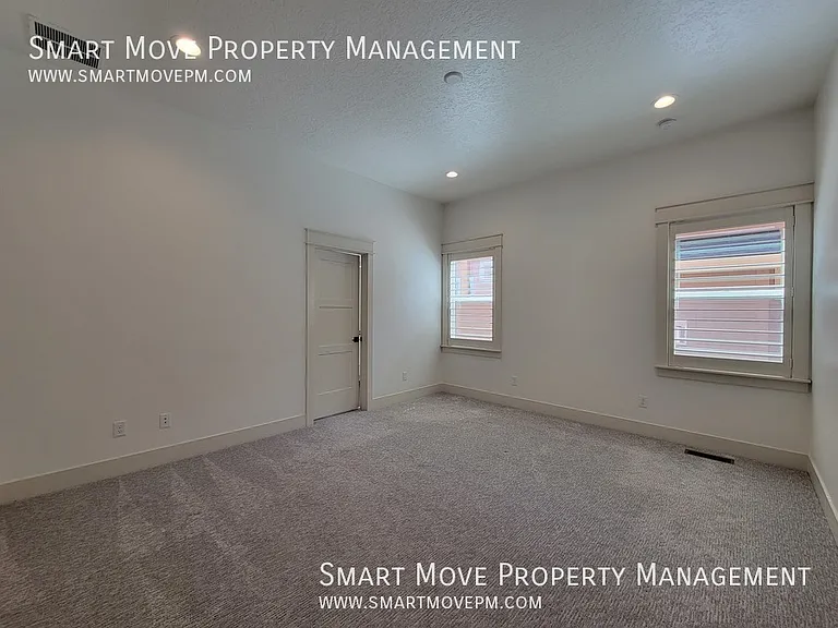 2463 N Ashgrove Ln — Photo 20