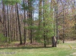 520 Woodbridge Cir, South Haven, MI 49090