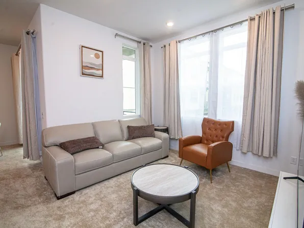 26958 Sandbar Willow Pl #202, Valencia, CA 91381