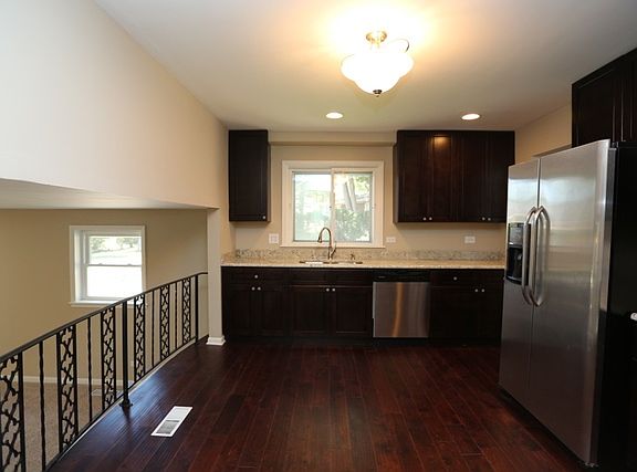 2nd image of 215 Sherwood Dr