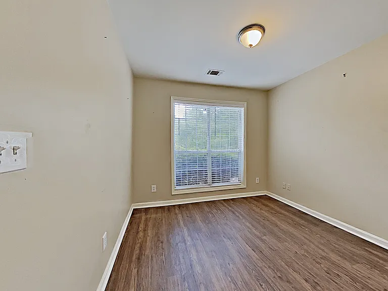 3916 Wakefield Dr — Photo 12