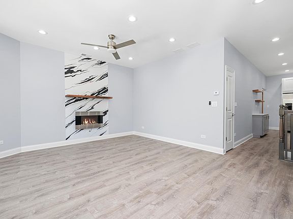 4th image of 1050 N Lawndale Ave #2
