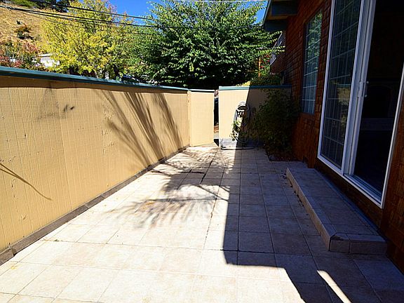 3rd image of 92 Elizabeth Way