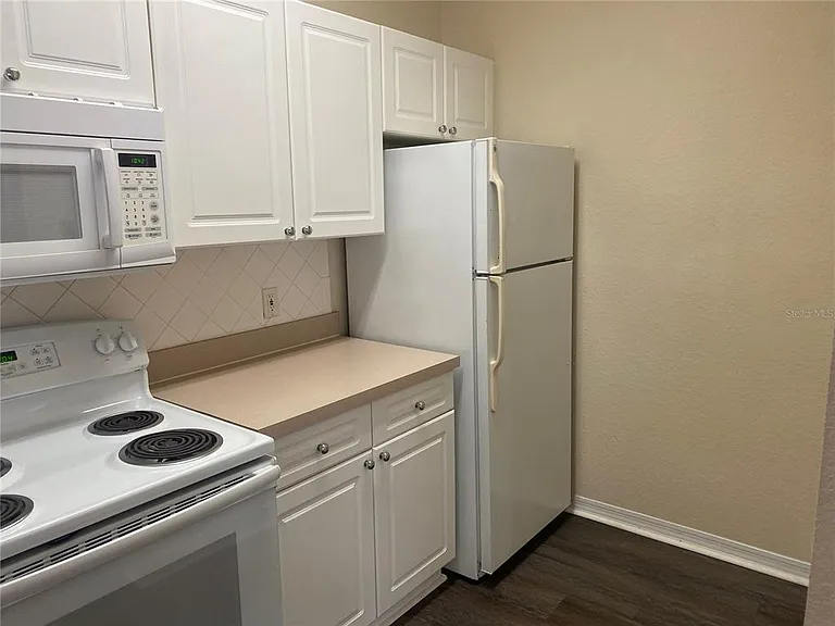 18001 Richmond Place Dr #222 — Photo 7