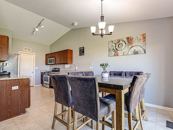 5th image of 39820 Waterloo Dr
