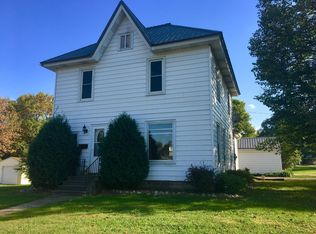 214 E Henry St, Le Roy, MN 55951