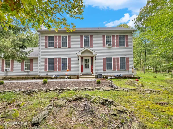 221 Powderhorn Rd, Henryville, PA 18332