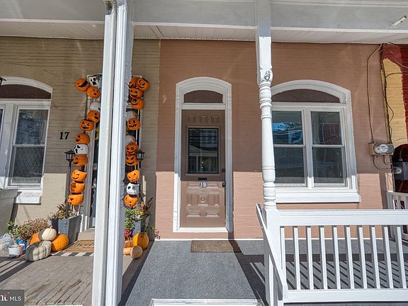 4th image of 19 E High St