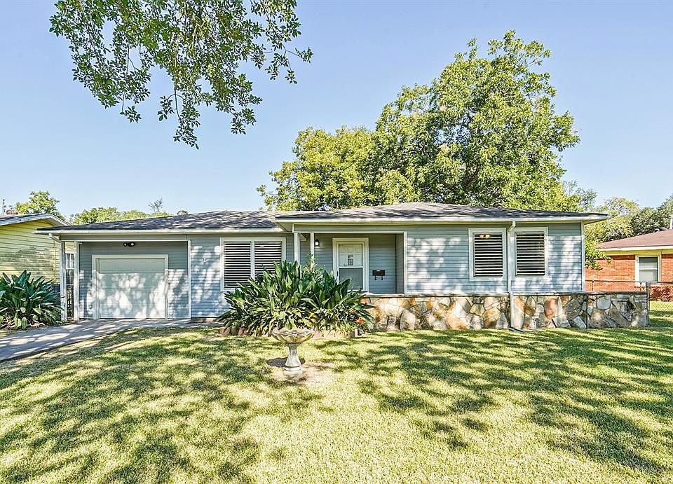 1st image of 1 Southlawn Cir