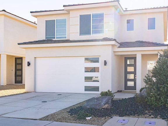 3rd image of 1418 E White Hollow Ln