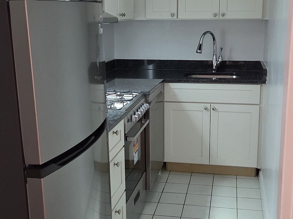 1st image of 1067 Madison Ave #5D