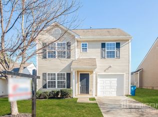 904 Swearngan Ridge Ct, Charlotte, NC 28216