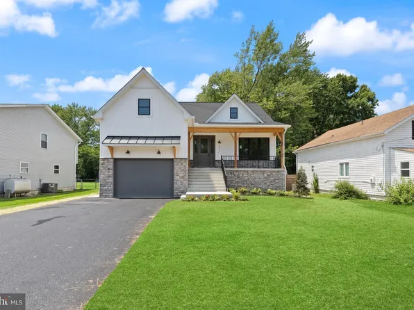 2434 Lodge Farm Rd, Baltimore, MD 21219