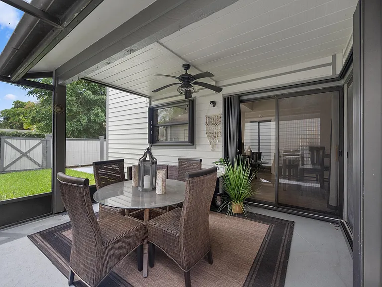 2482 Bedford Mews Dr — Photo 27
