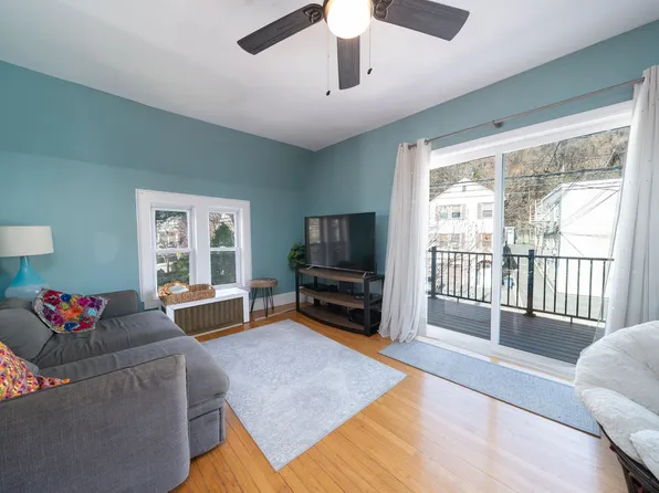 425 Undercliff Avenue image 3 of 49