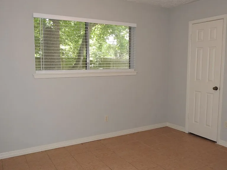 19902 Bishops Gate Ln — Photo 10