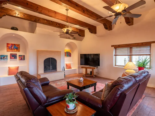 34 Calle Capulin, Santa Fe, NM 87507