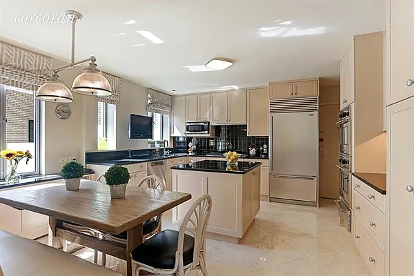 Sold by Corcoran | media 21