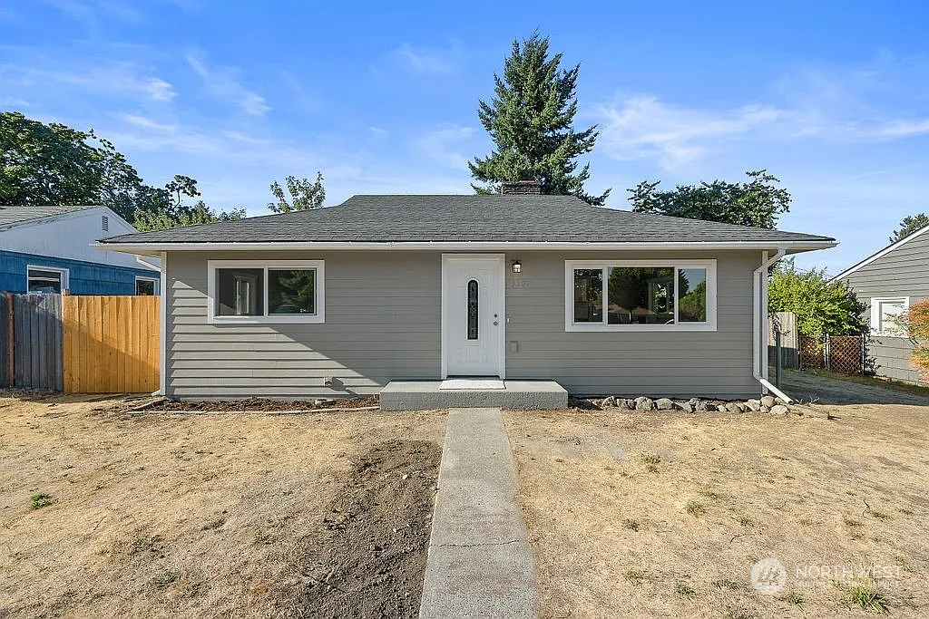 3207 S 15th Street photo 1