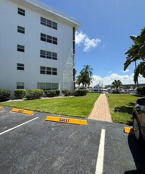 29 Yacht Club Dr #304 — Photo 36