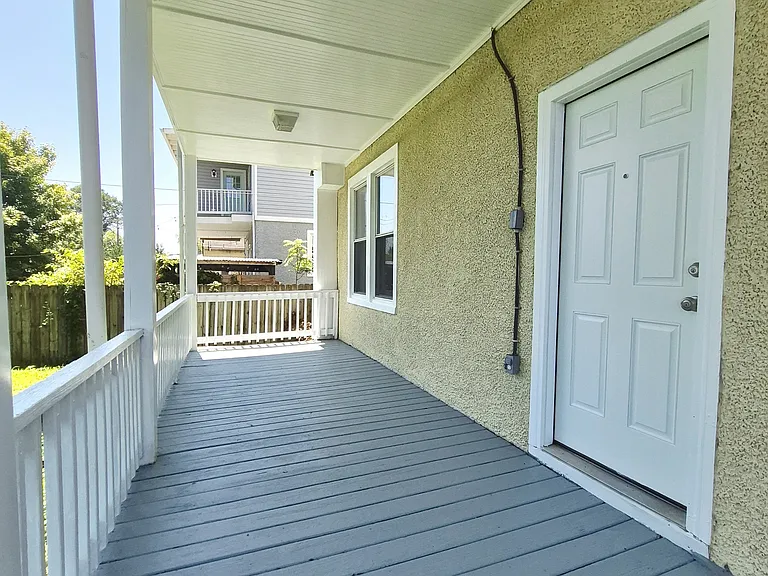 2113 Barton Ave — Photo 42
