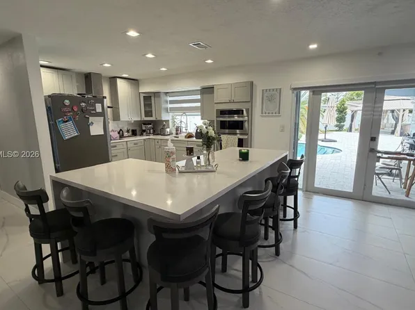 10450 NW 19th St, Pembroke Pines, FL 33026