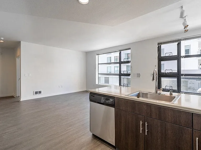 Venue Apartments — Photo 50