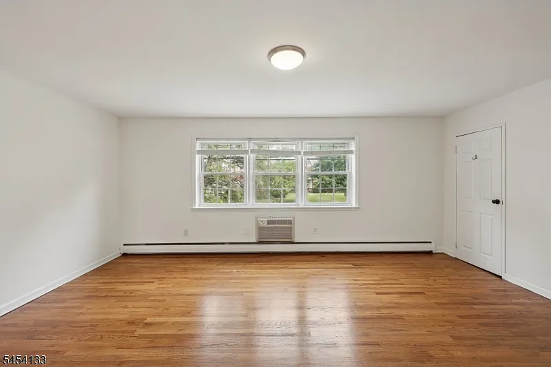 1 bed, 1.0 bath, $2,200 — Photo 4