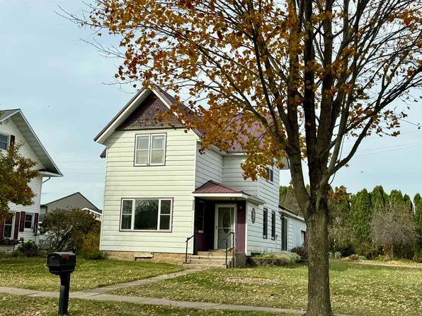 920 9th St, Fennimore, WI 53809