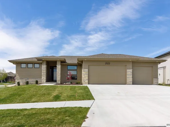 2122 S 210th St, Elkhorn, NE 68022