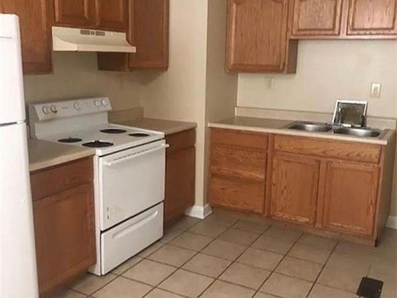 4th image of 6212 Lorimer St