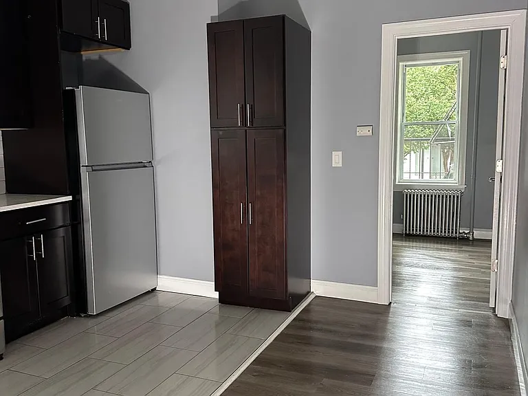 32 Corbin Ave — Photo 2