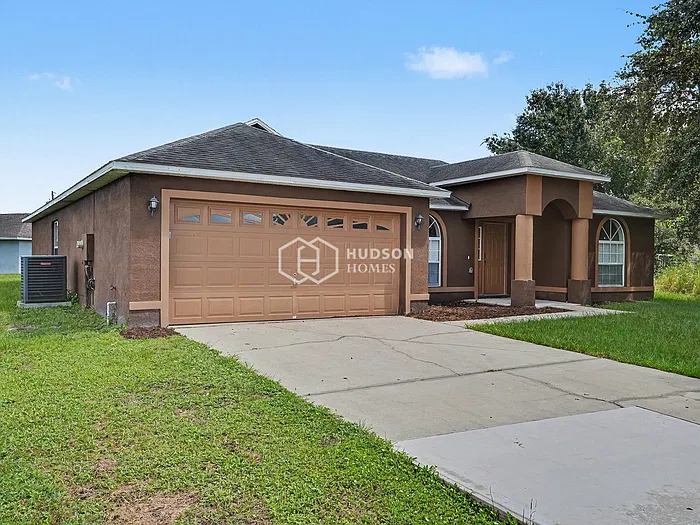 4 bed, 2.0 bath, 1708 sqft, $1,835 — Photo 3