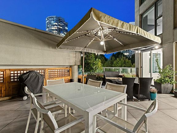 3rd image of 1009 Expo Blvd #307