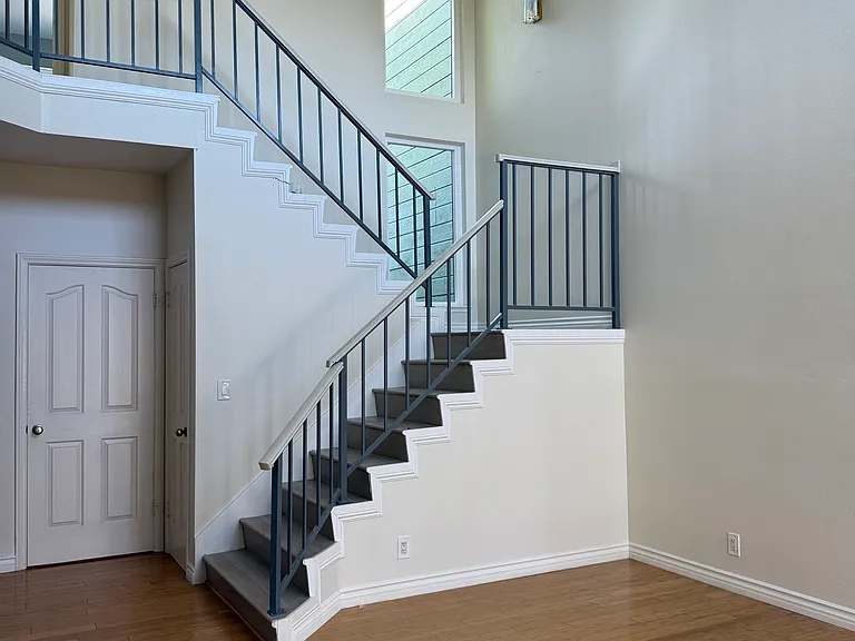14726 Tupper St — Photo 20