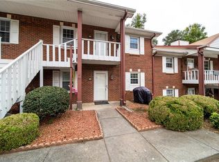 220 Olde Vineyard Ct, Winston Salem, NC 27104