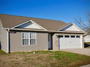 105 Avery Ln, Poplar Bluff, MO 63901