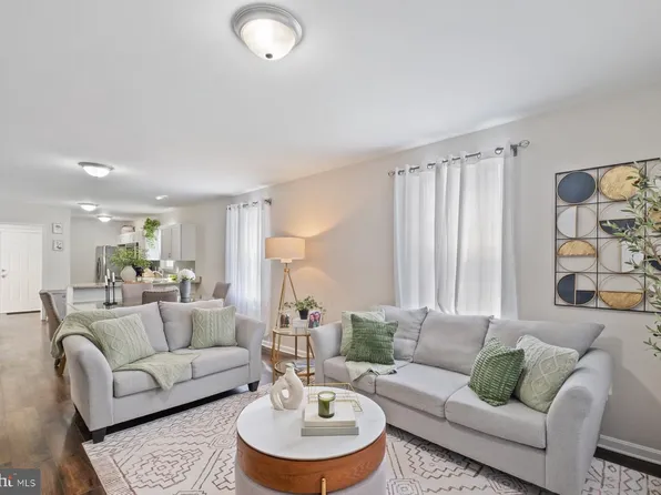 6401 Halleck St, District Heights, MD 20747