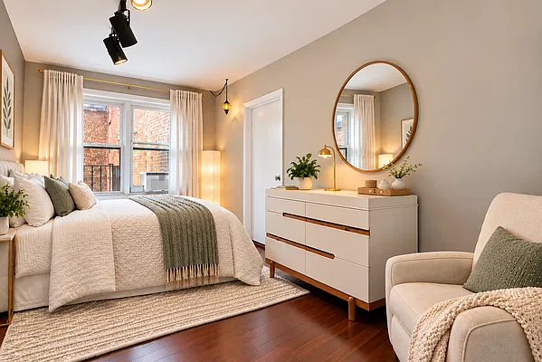 Bedroom, photo 1