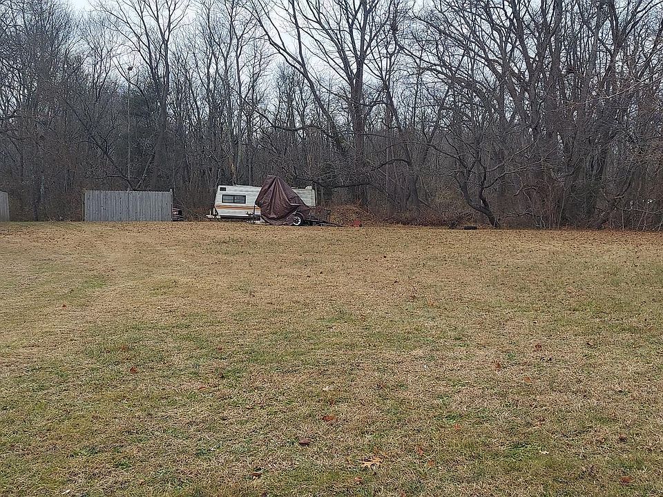 2nd image of 535 Oakshade Rd