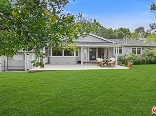 10895 Willowcrest Pl, Studio City, CA 91604