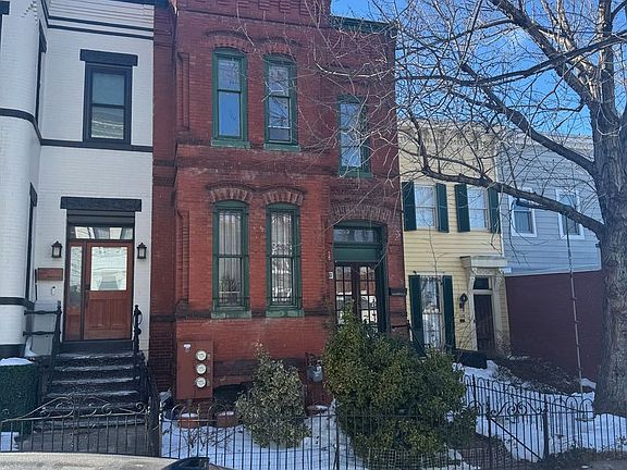 2nd image of 526 8th St NE #1