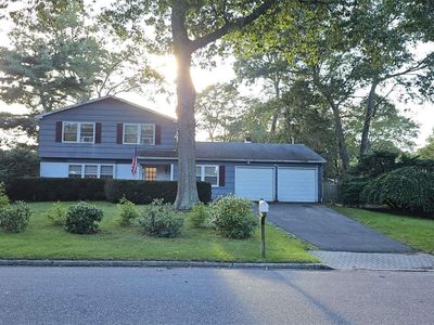 4 Whitney Lane, Coram, NY, 11727