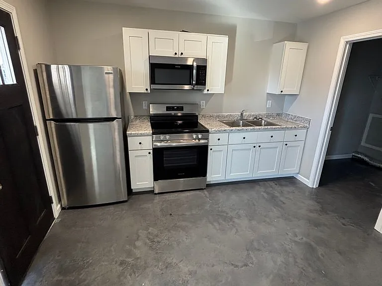 1300 W Mar Elm St — Photo 9