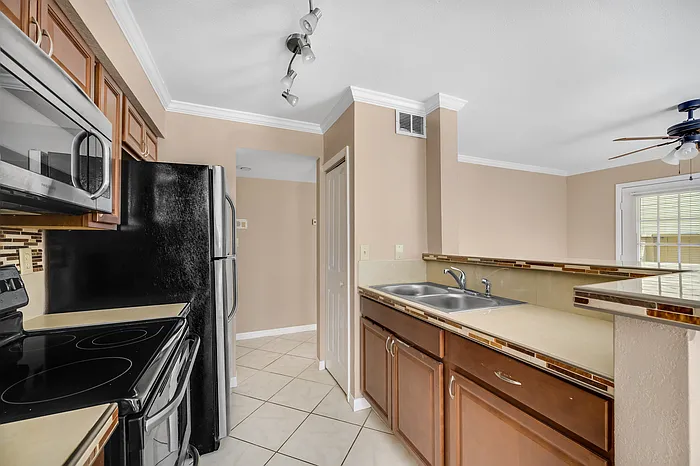 8630 Mallard Reserve Dr #101 — Photo 13
