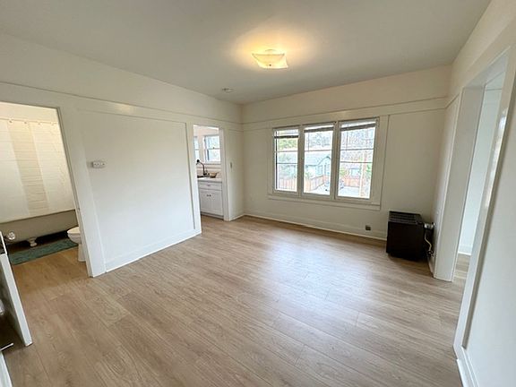 4th image of 1400 Fremont Ave APT 17