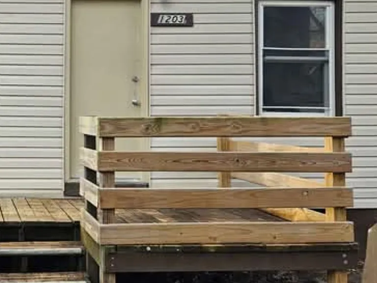 1203 Weaver St #B — Photo 1