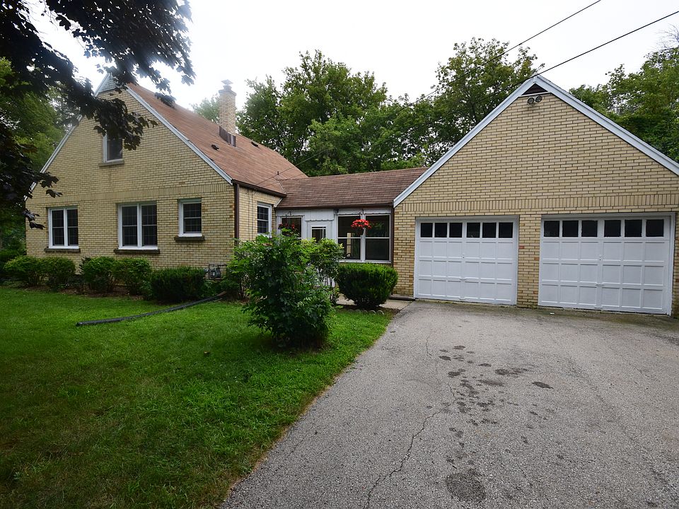 1st image of 215 N Bobolink Dr
