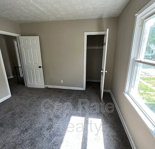59 N Waverly St — Photo 2
